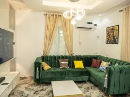 Discover 8-Bedrooms Lakeside Apartment Living Free WiFi And Well Secured