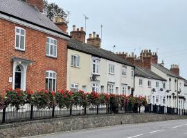 Beautiful, 1 Bedroom Renovated Cottage, hotel near Glen Gorse Golf Club, Leicester