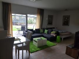 Ebenerdig mit Terrasse & Garten, WLAN & Parkplatz! Self Check-in & Check-out! Schwedenofen!, pigus viešbutis mieste Augenas