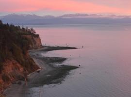 Cliffside Cottage, hôtel à Oak Harbor