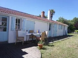 Maison rénovée avec jardin, proche plage, 4 couchages, Barbâtre - FR-1-224B-744