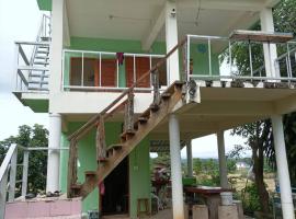 ที่พักสีเขียว, guest house in Pua