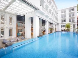 Lub d Phuket Patong: Patong Plajı şehrinde bir otel