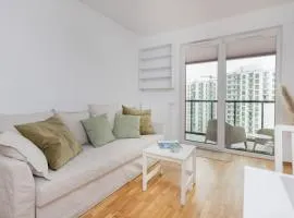 Stadion Apartment with Parking by Noclegi Renters