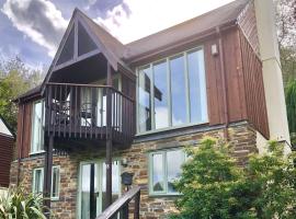 8 Oakridge, St Mellion, hotel in St Mellion