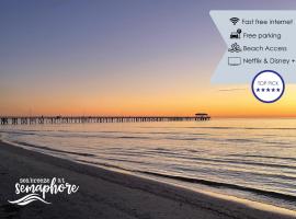 Seabreeze at Semaphore #6 Ocean view apartment, hotel with parking in Semaphore