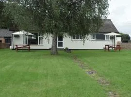 Bungalow in lovely setting.Ten minutes to Longleat