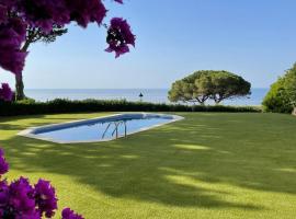 Sea view house with private pool and garden, hotel sa Sant Feliu de Guíxols