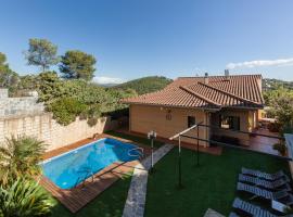 Casa Lourdes, hotel with parking in Canyelles