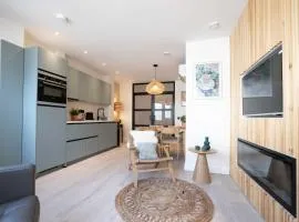 Modern two bedroom apartment close to the beach