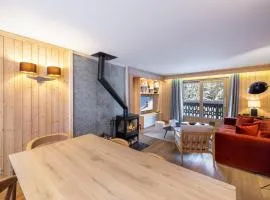 Appartement rénové avec 2 suites, balcon et poêle à bois, proche centre et remontées mécaniques, Megève - FR-1-569-39