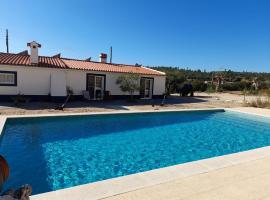 Monte das Rolas - A Serenidade mora Aqui!, Hotel in Ferraria