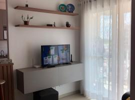 Apartamento próximo ao Parque e Aeroporto - com academia e piscina, nhà nghỉ dưỡng ở Uberlândia