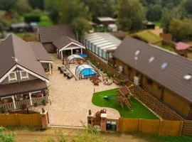 Amazing 14 Berth Villa With Private Pool At Pentney Lakes In Norfolk Ref 34079A
