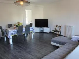 Appartement *** à Balaruc-les-Bains: Proche Thermes, Équipé, Balcon, Parking - FR-1-503-111