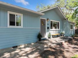 1112 Cherry St, holiday rental in Fort Collins