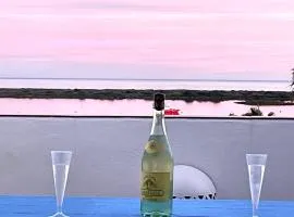 Golden Club- Eyes on Sea