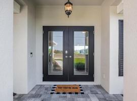 Waterfront - Villa Sand Castle - Roelens Vacations, ξενοδοχείο σε Matlacha