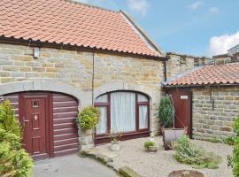 Stable Cottage - 29155, hotel with parking in Staintondale