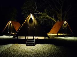 Croft Yelagiri - glamping stay, prabangi stovyklavietė mieste Yelagiri