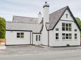 Eryri, holiday home in Caeathro