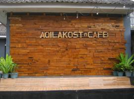 Aqilakost n Cafe Gadog Puncak, hotel con estacionamiento en Bogor