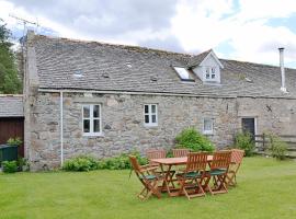 Woodside Cottage, holiday home in Auchnastank