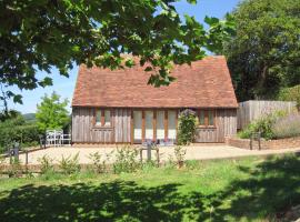 Little Midge Barn, cottage sa Ashburnham
