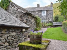 Ingle Neuk Cottage, vacation home in Mosedale