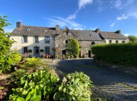 Priory at Kergudon Gites, hotel with parking in Sizun