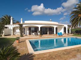 Villa Camena, private pool, sea view, residential area outside of the village Praia da Luz, holiday rental in Luz