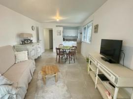 Nice 66m with terrace in La Rochelle