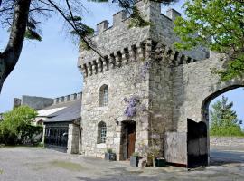 Hen Wrych Hall Tower, nastanitev ob plaži v mestu Abergele