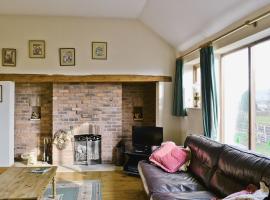 Ye Olde Smithy, pet-friendly hotel in Burythorpe