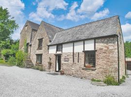 The Old Farmhouse, hotel with parking in Blakeney