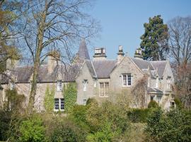 Lochside Garden House - S4484, hotel with parking in Town Yetholm