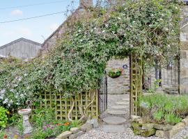 Cart Cottage - 28343, hotel in Staintondale