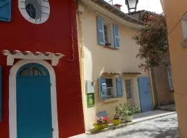 La maison d'anais au village