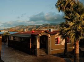 Cabaña R y A Valle de Guadalupe, hotel in Valle de Guadalupe