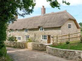 The Farmhouse At Higher Westwater, holiday home in Axminster