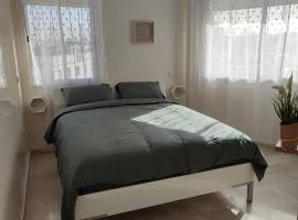 Chaleureux Appartement à 1 min à pied de la Mosquée Hassan II