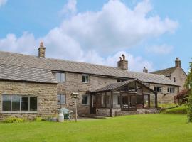 Blackhill Gate Cottage, hotel in Taxal