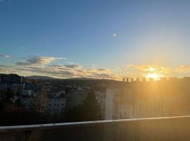 Rooftop Terrace- Panoramablick über Wien、ウィーンにあるアリアンツ・シュターディオンの周辺ホテル