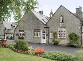 The Old School House, pet-friendly hotel in Tideswell