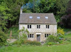 Driftcombe Farmhouse, vacation home in Bisley