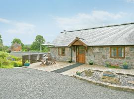 Llofft Stabal, hotel with parking in Llanerfyl