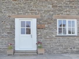 The Cow Shed - Or5, hotel in Henfynyw Upper