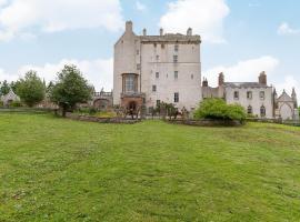 Symbister Suite, holiday home in Turriff