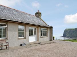 Pennan Lodge - 26818, hotel en Pennan