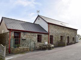 The Granary- Osc, holiday home in Penbryn